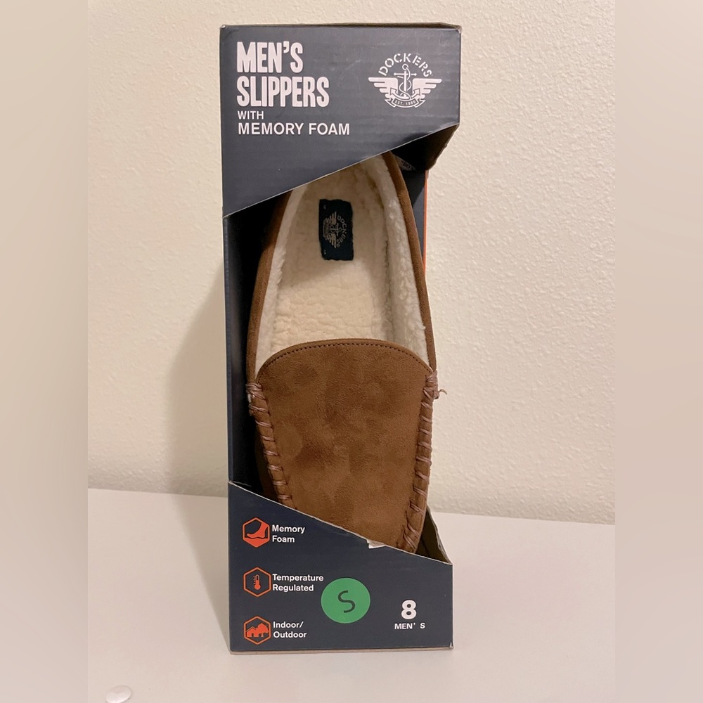 Dockers Men’s Slippers with Memory Foam New Size 8 Small